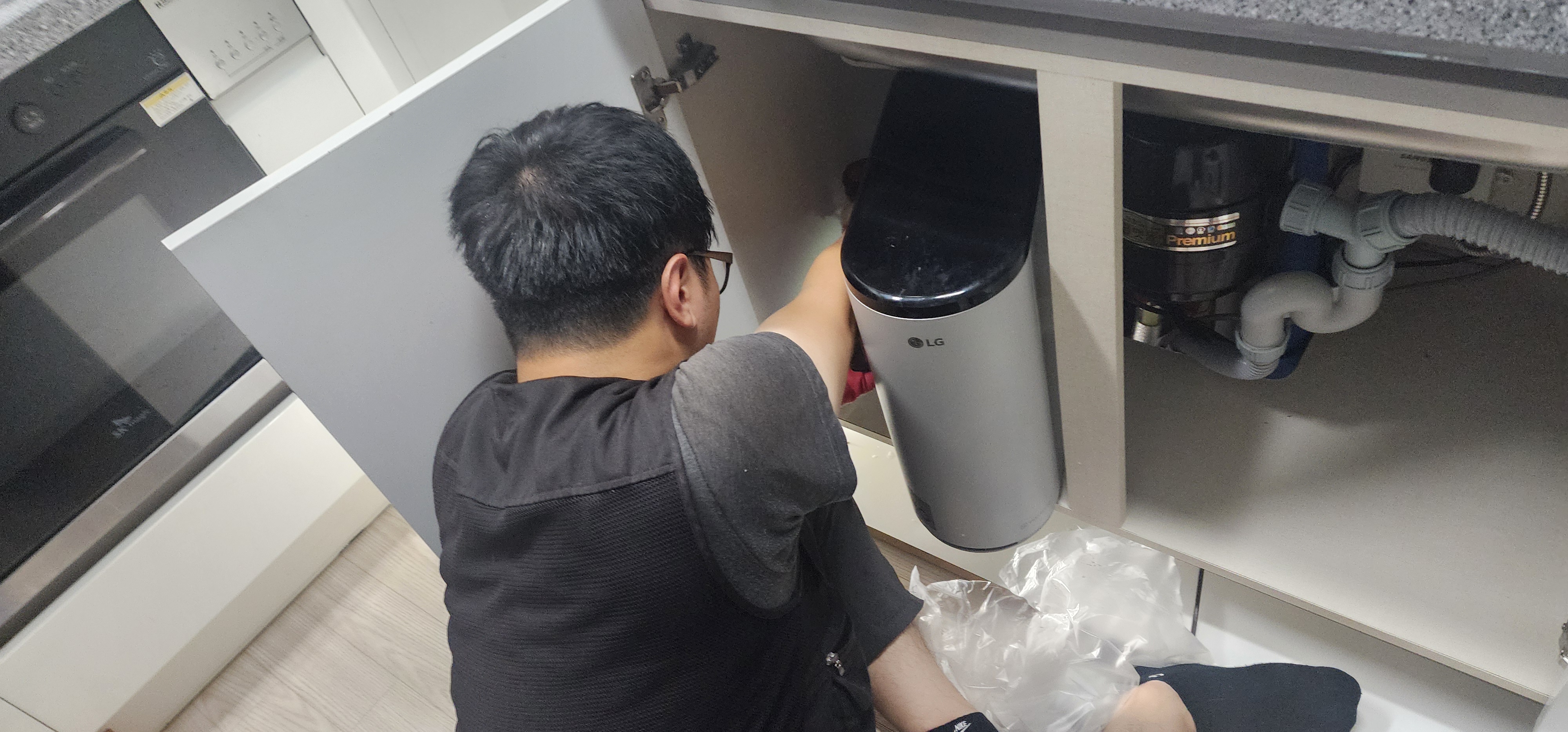 군산하수구막힘 싱크대 배수관 진단과 세척 작업 과정 사진2