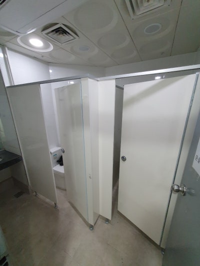 공원 화장실 큐비클 동화경모공원 하이그로시 시공 후기