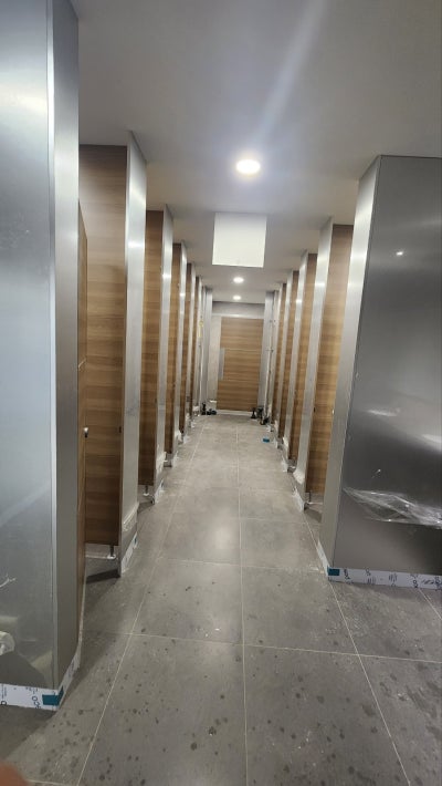 커뮤니티 화장실 큐비클 칸막이 깔끔하게 시공하려면