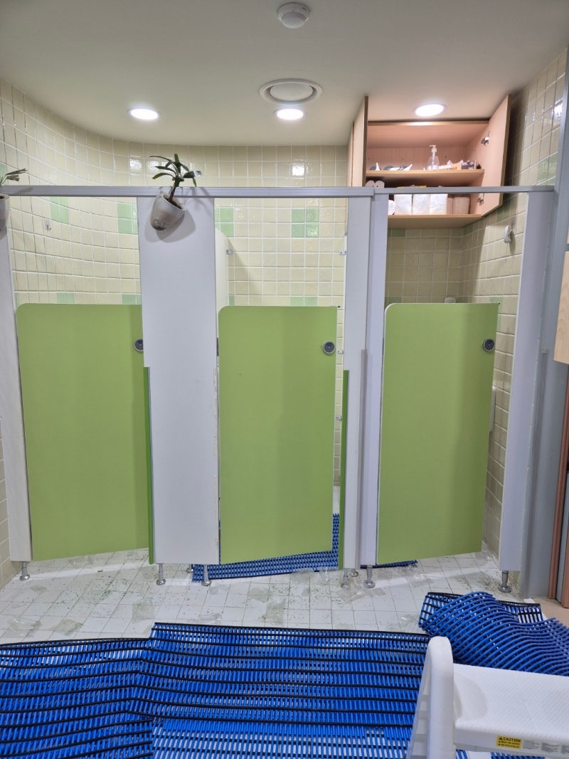 유치원 화장실 칸막이 만족스럽게 진행하려면