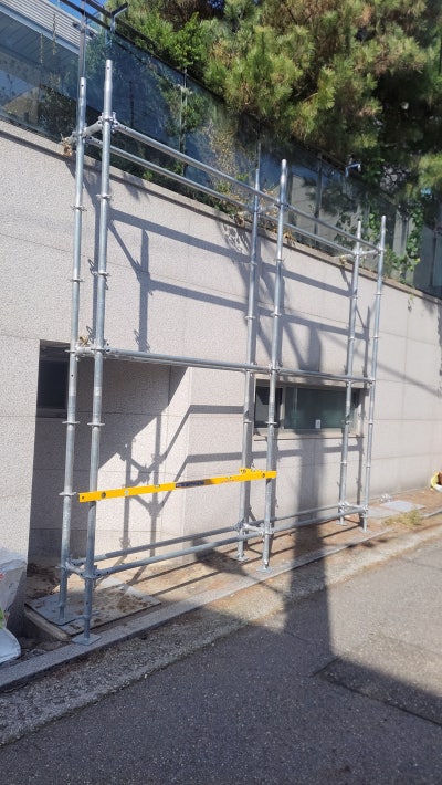 한남동 전시구조물 시스템비계 디자이너 맞춤 설치 사례 한남동 전시구조물 시스템비계 디자이너 맞춤 설치 사례