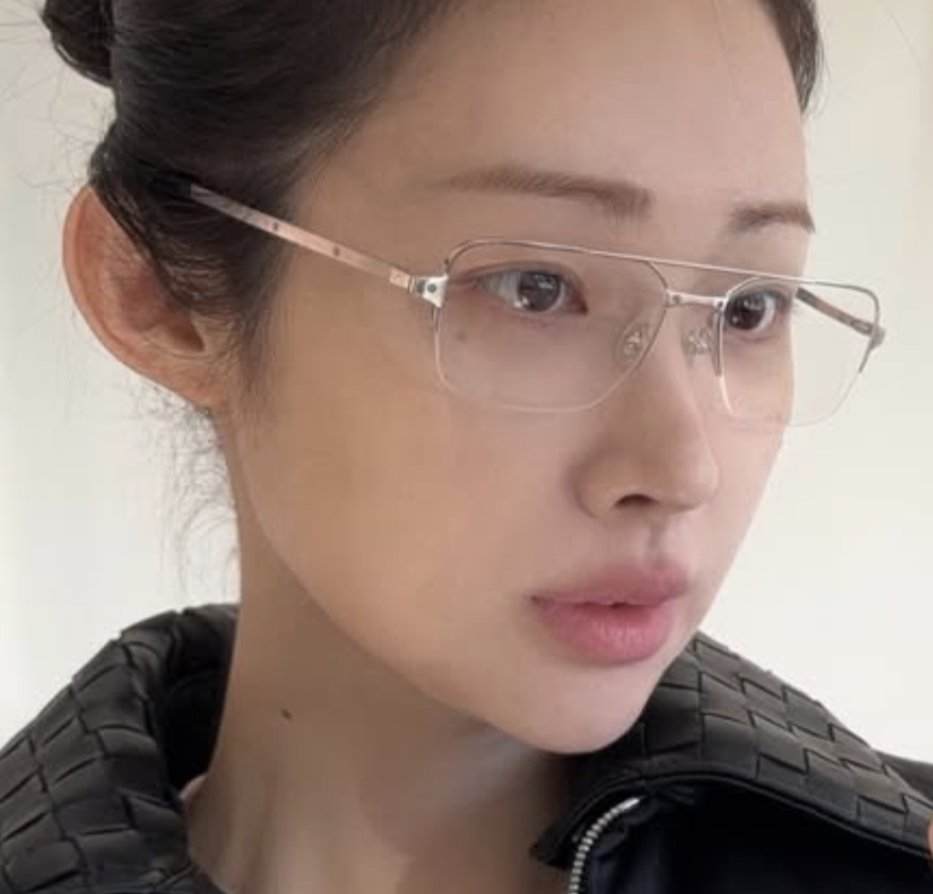 까르띠에 산토스 안경 ct0308 ct0479 ct0482 반무테 투브릿지, 무테, 티타늄메탈 어떻게 다를까요? 까르띠에 산토스 안경 ct0308 ct0479 ct0482 반무테 투브릿지, 무테, 티타늄메탈 어떻게 다를까요?